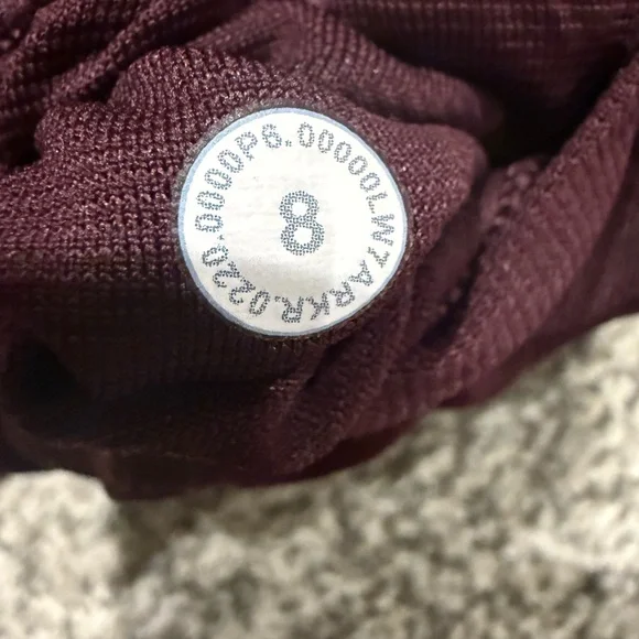 Lululemon Hotty Hot 2.5” Shorts - Picture 8 of 12